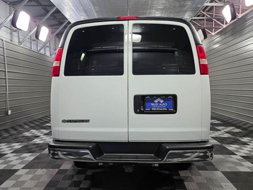 2019 Chevrolet Express 2500 LT