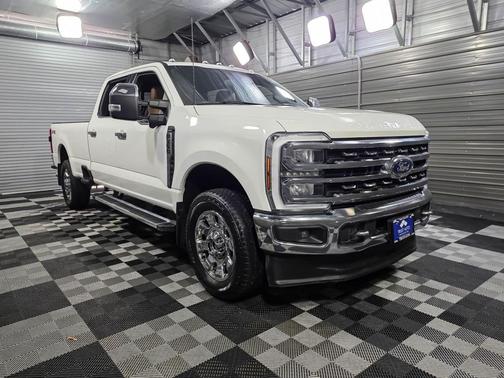 Star White Metallic Tri-Coat 2024 Ford F-350 Lariat