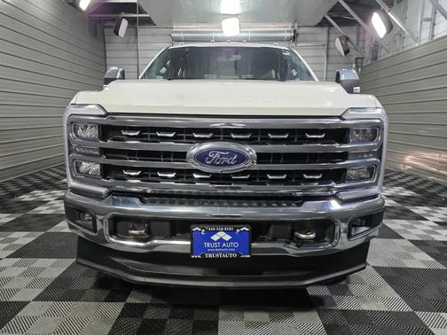Star White Metallic Tri-Coat 2024 Ford F-350 Lariat