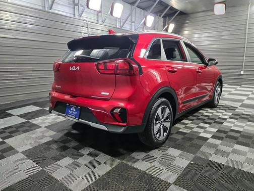 2022 Kia Niro LX