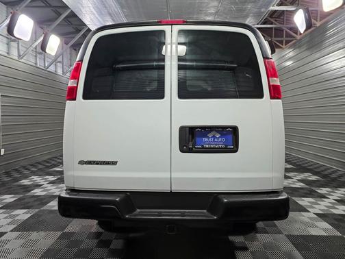 Summit White 2019 Chevrolet Express 2500 Work Van