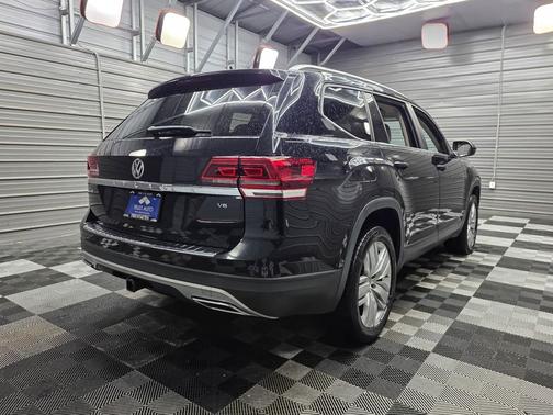 Deep Black Pearl 2019 Volkswagen Atlas 3.6L SE w/Technology