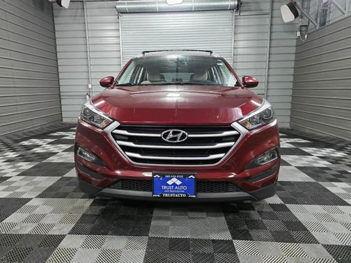 2017 Hyundai TUCSON SE