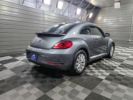 2019 Volkswagen Beetle 2.0T SE