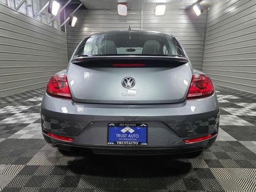 2019 Volkswagen Beetle 2.0T SE