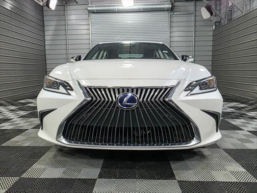 2021 Lexus ES 300h Premium