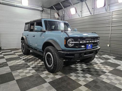 2022 Ford Bronco Outer Banks AWD Soft-Top SUV w/Sasquatich Pkg