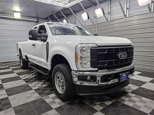 Oxford White 2023 Ford F-350 XL