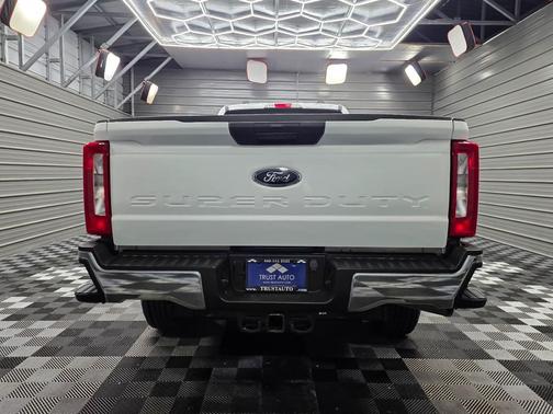 Oxford White 2023 Ford F-350 XL