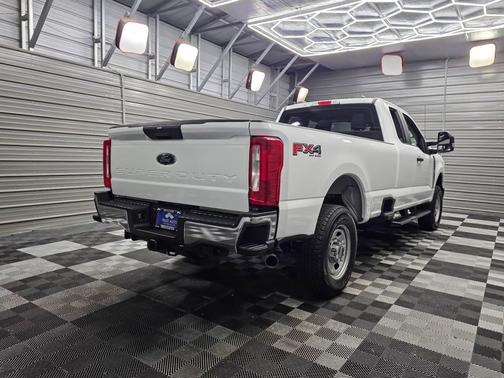 Oxford White 2023 Ford F-350 XL