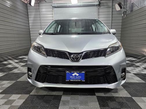 2019 Toyota Sienna SE Premium