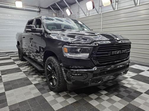 Diamond Black Crystal Pearlcoat 2021 RAM 1500 Big Horn/Lone Star