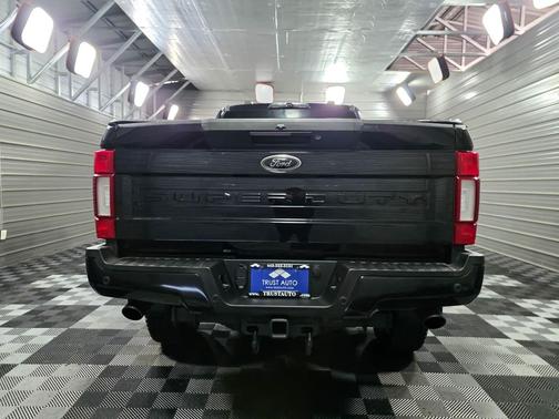 2020 Ford F-250 LARIAT 4WD Crew Cab Pickup Truck w/Sport Pkg