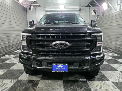2020 Ford F-250 LARIAT 4WD Crew Cab Pickup Truck w/Sport Pkg