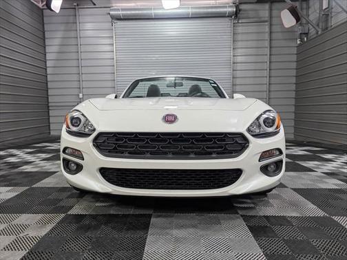 2018 FIAT 124 Spider Base