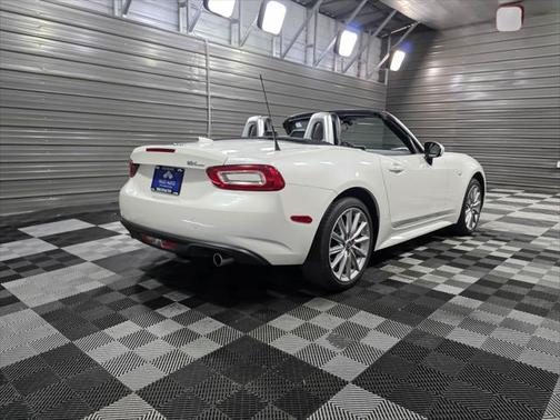 2018 FIAT 124 Spider Base