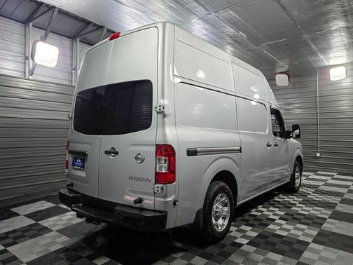 2017 Nissan NV Cargo NV2500 HD SV V8