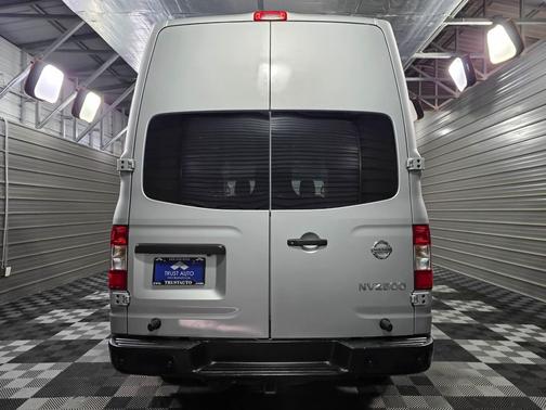 2017 Nissan NV Cargo NV2500 HD SV V8