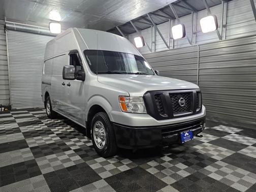 2017 Nissan NV Cargo NV2500 HD SV V8