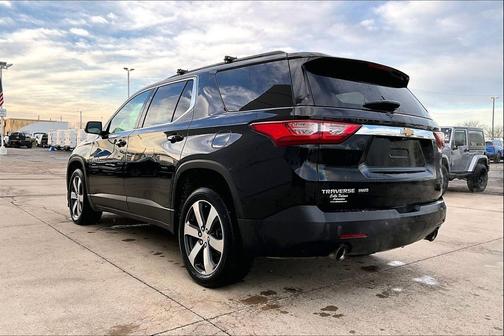 2021 Chevrolet Traverse LT Leather