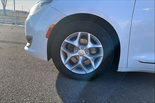 2018 Chrysler Pacifica Touring-L Plus