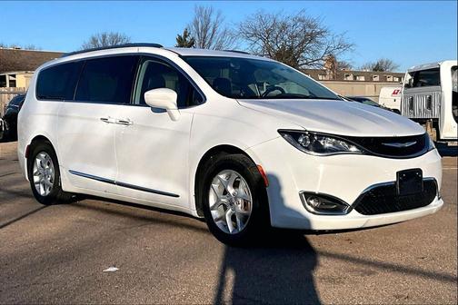 2018 Chrysler Pacifica Touring-L Plus
