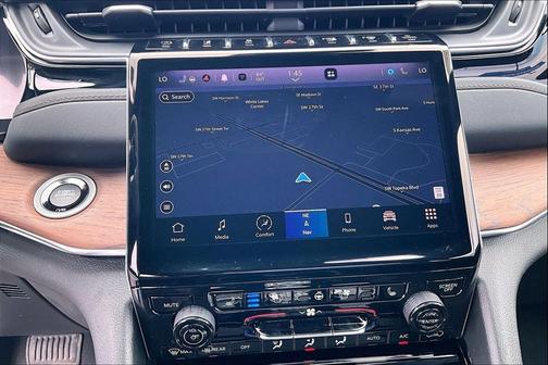 Diamond Black Crystal Pearlcoat 2023 Jeep Grand Cherokee Summit