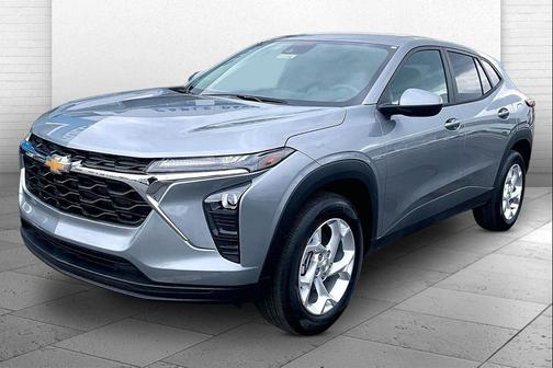 Sterling Gray Metallic 2026 Chevrolet Trax LS
