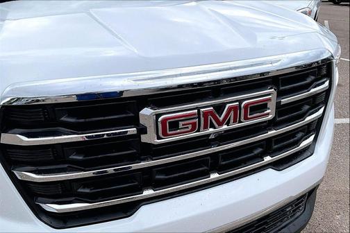 Summit White 2025 GMC Acadia FWD Elevation