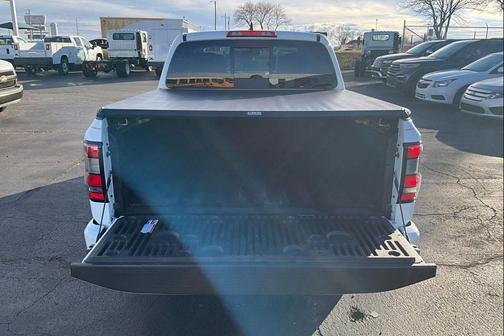 2024 Nissan Frontier SV