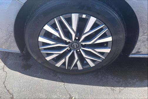 Gun Metallic 2025 Nissan Altima SV FWD