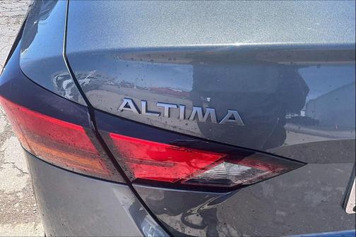 Gun Metallic 2025 Nissan Altima SV FWD