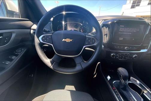 Summit White 2023 Chevrolet Traverse LT Cloth