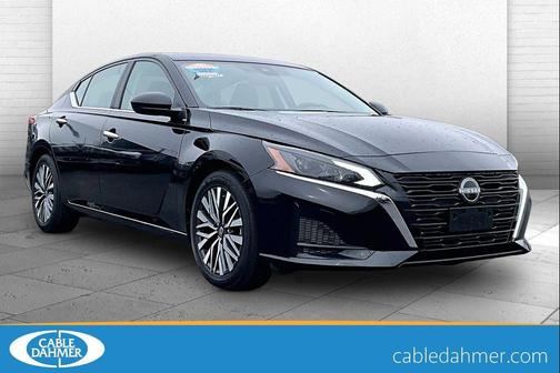 2025 Nissan Altima SV FWD