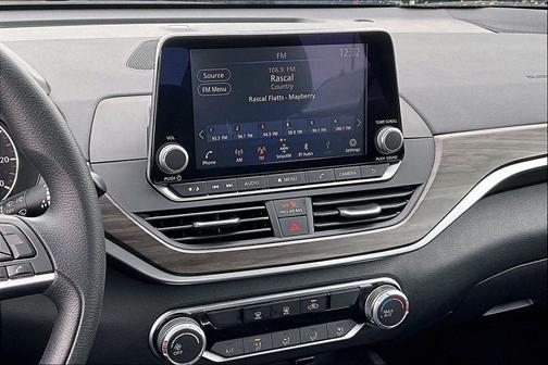 2025 Nissan Altima SV FWD