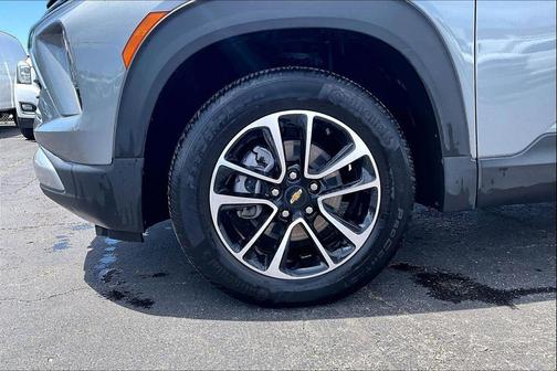 Sterling Gray Metallic 2025 Chevrolet Trailblazer LT
