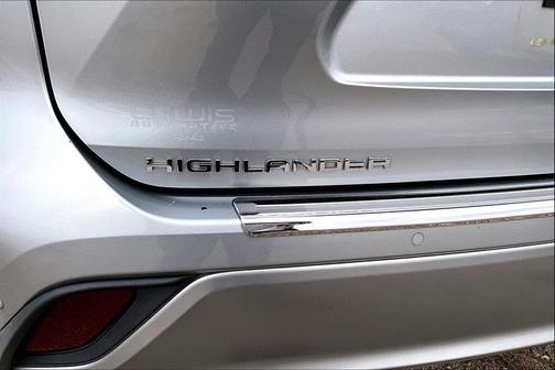 2021 Toyota Highlander Hybrid Platinum