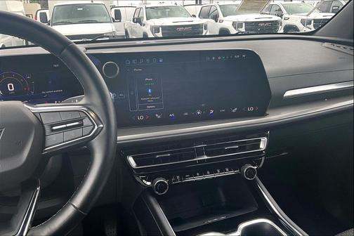 Summit White 2024 Chevrolet Traverse LT