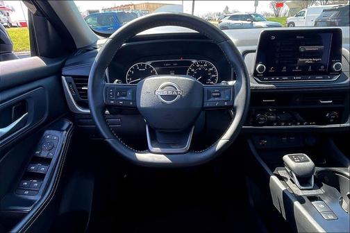 Super Black 2025 Nissan Rogue SV