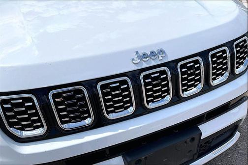Bright White Clearcoat 2025 Jeep Compass Limited