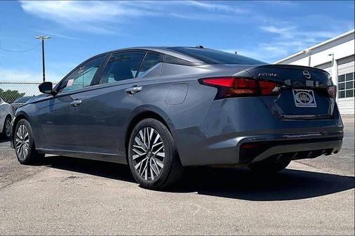 Gun Metallic 2025 Nissan Altima SV FWD