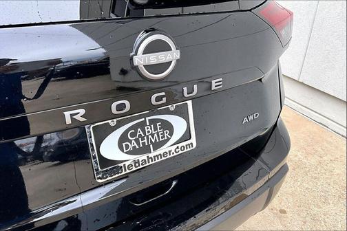 Super Black 2025 Nissan Rogue SV
