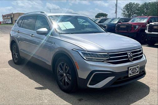 Pyrite Silver Metallic 2023 Volkswagen Tiguan 2.0T SE