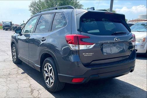 Magnetite Gray Metallic 2021 Subaru Forester Premium