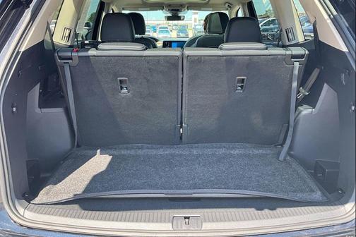 Deep Black Pearl 2026 Volkswagen Atlas 2.0T SE w/Technology 4MOTION
