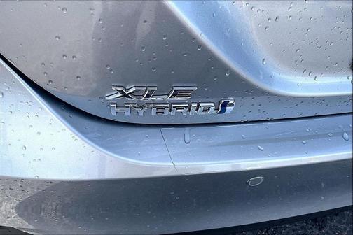Celestial Silver Metallic 2021 Toyota Camry Hybrid XLE
