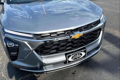 Sterling Gray Metallic 2026 Chevrolet Trax LT