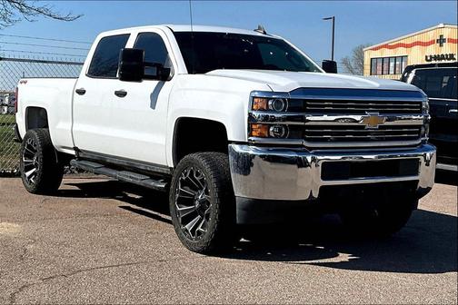 Summit White 2018 Chevrolet Silverado 2500 WT