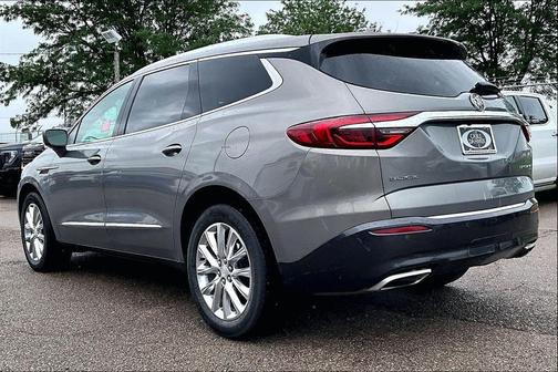 Pepperdust Metallic 2018 Buick Enclave Essence