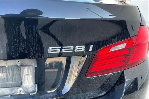 Black Sapphire Metallic 2016 BMW 528 xDrive